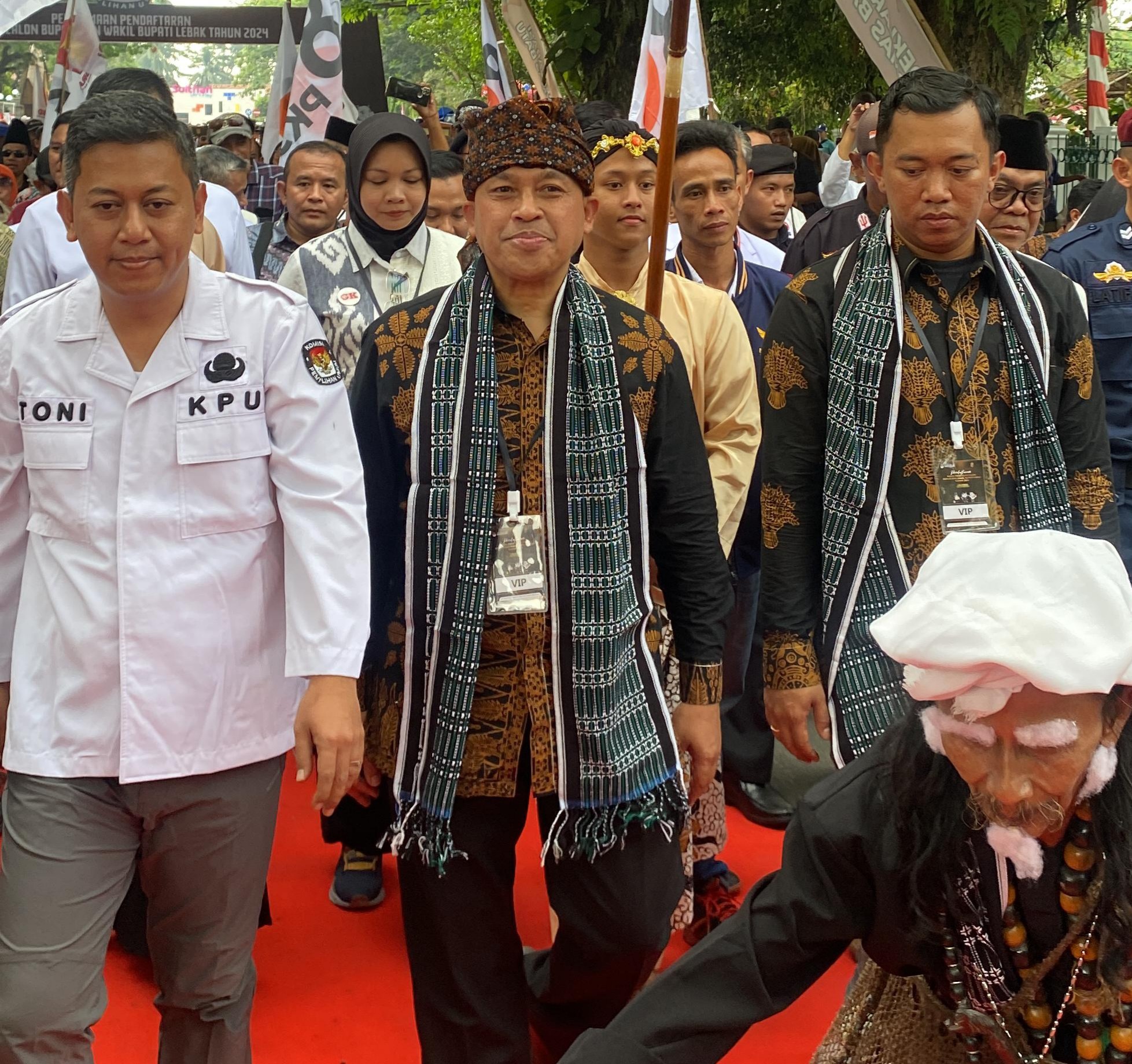 Sanuji Pentamata dan Fazar Baihaqi Resmi Mendaftar di Pemilih Umum KPU
