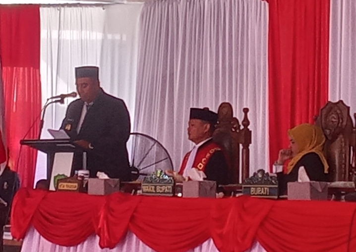 Chaidir Syam Berterima Kasih Kepada Ketua Dan Anggota  DPRD Periode 2019-2024 Saat Pelantikan Anggota DPRD Maros 2024-2029