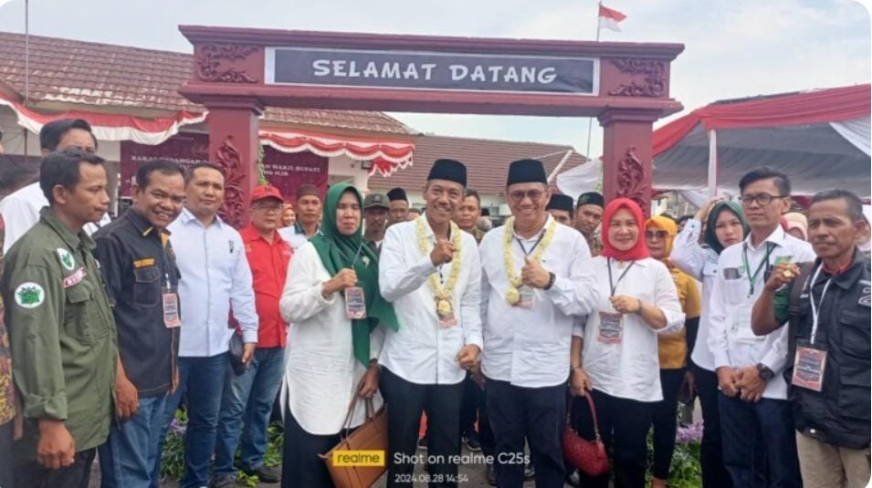 Ratusan Masa Kawal Paslon JADI Daftar Ke KPU OKI