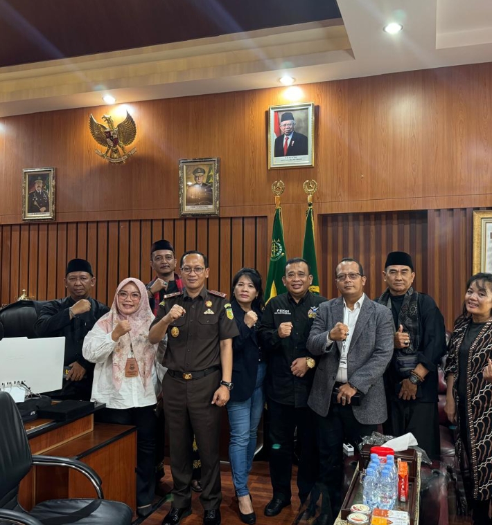 PSKBI Kunjungi Kejati Banten Komitmen : “Menjaga Melestarikan Budaya Banten dan Bantu Kejati Sebagai Kontrol Sosial”