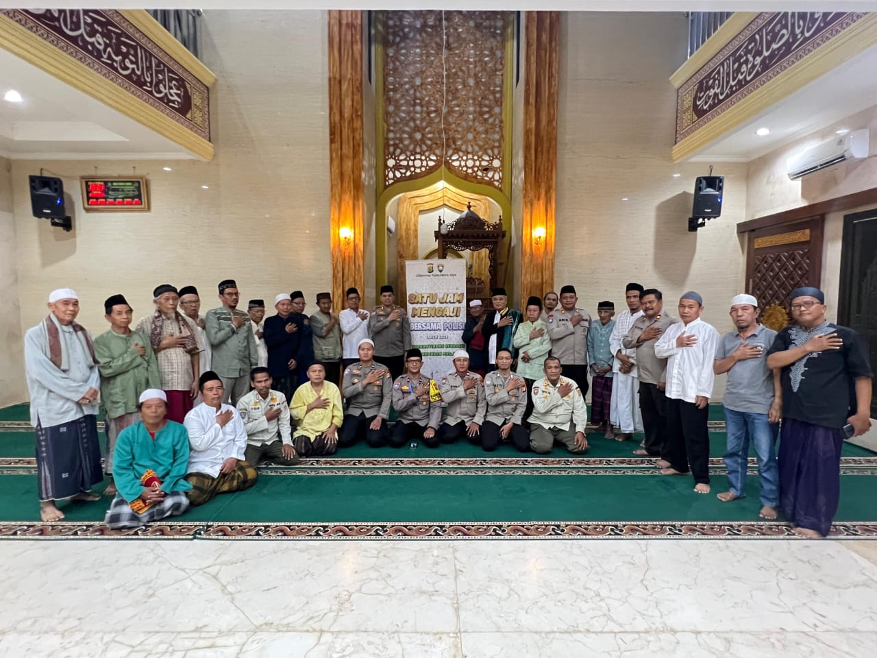 Giat Satu Jam Mengaji Bersama Polisi di Masjid Jami Shulhul Majani Johar Baru