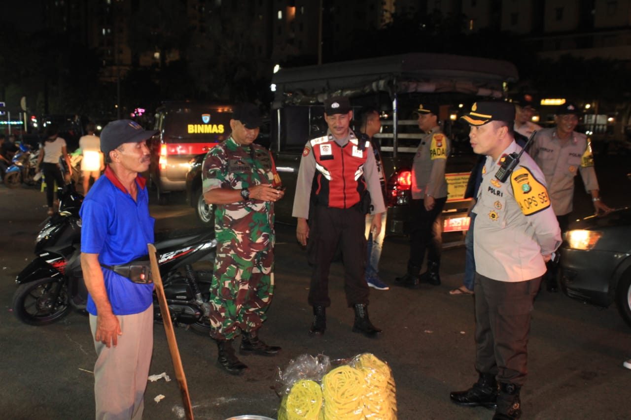 Kapolsek Kemayoran bersama 3 Pilar Patroli Wilayah Menjelang Pilkada DKI Jakarta
