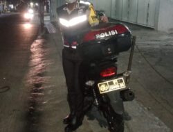 Bhabinkamtibmas Jaga Kondusifitas: Antisipasi Gangguan Kamtibmas di Bundaran Jatiwarna