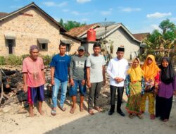 Sambangi Korban Kebakaran, Shodiq Berikan Bantuan dan Hibur Mbah Sukini