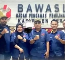 Bawaslu menyampaikan Berkas Dugaan Kepala Desa Cikande Permai Tidak Netral mendukung salah satu Bakal Pasangan Calon Bupati dan Wakil Bupati Serang Andika Hazrumi – Nanang Supriatna Ke Bupati Serang.