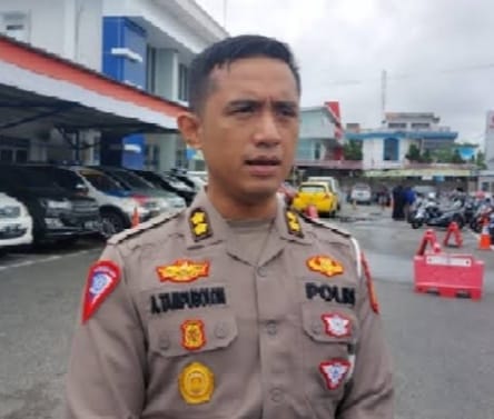 Kapolri diminta copot Kapolres tebing tinggi AKBP Andreas Luhut Jaya Tampubolon diduga membekap sabung ayam dan togel