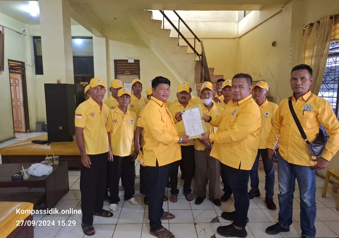 Puluhan Komdes Kecamatan Muara Enim Kota Geruduk Kantor DPD Golkar!