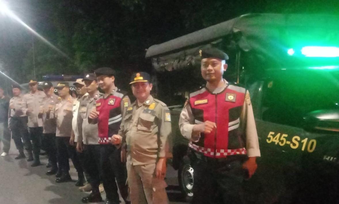 Ciptakan Situasi Kondusif Jelang Pilkada Polsek Pesanggrahan Gelar Patroli Gabungan Tiga Pilar