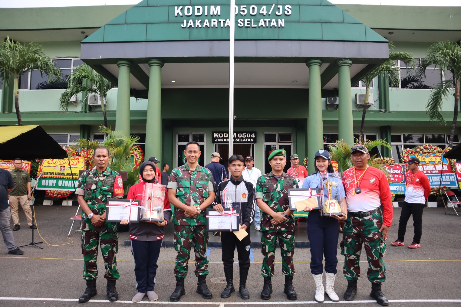Kodim 0504/JS Gelar Lomba Ketangkasan Baris Berbaris Kreatif Tingkat SLTA Dan SLTP
