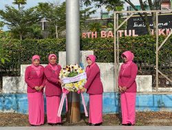 Rangkaian Peringatan HKGB Ke-72, Bhayangkari Polres Bintan Laksanakan Gelar Ziarah dan Tabur Bunga di TMP Dwikora Tanjung Uban.