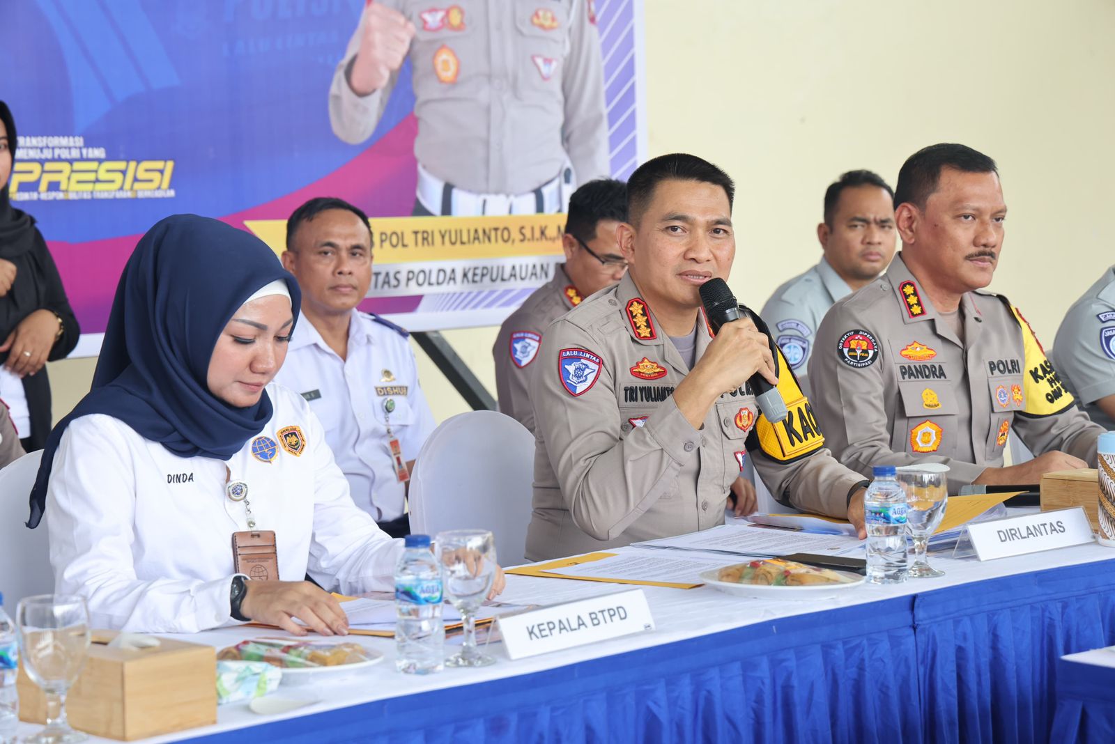 DITLANTAS POLDA KEPRI GELAR KONFERENSI PERS BERHASIL AMANKAN 28 UNIT ANGKUTAN BARANG OVERLOAD OVERDOMINATION DALAM OPERASI ZEBRA SELIGI 2024