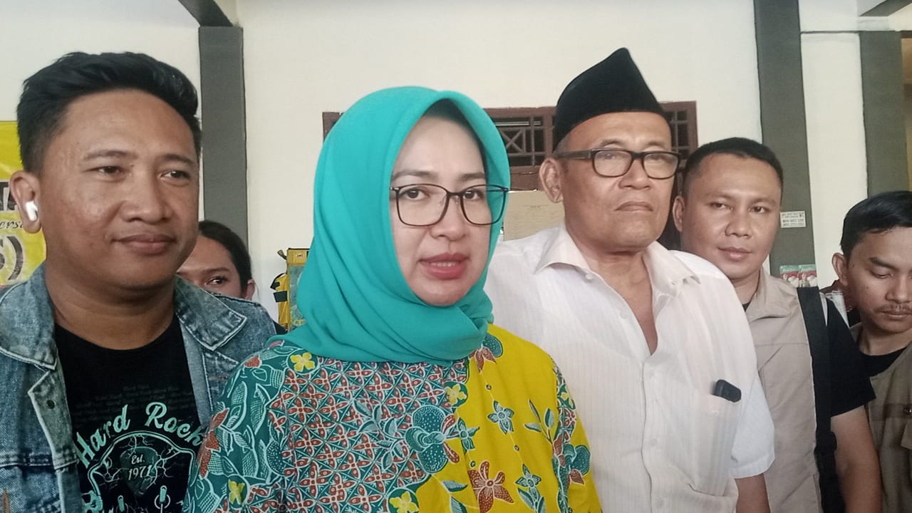 Cakub Airin Rachmi Diany Menghadiri Acara Dekarasi Dukungaannya di Lebak