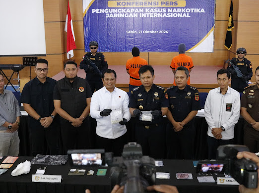 Selundupkan Narkoba Lewat Selangkangan,  Dua Nelayan Dibekuk Bea Cukai Batam