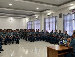 Inspektur Kolinlamil Berikan Pengarahan Kepada Prajurit Satlinlamil 3 dan Prajurit Eks KRI Teluk Hading-538