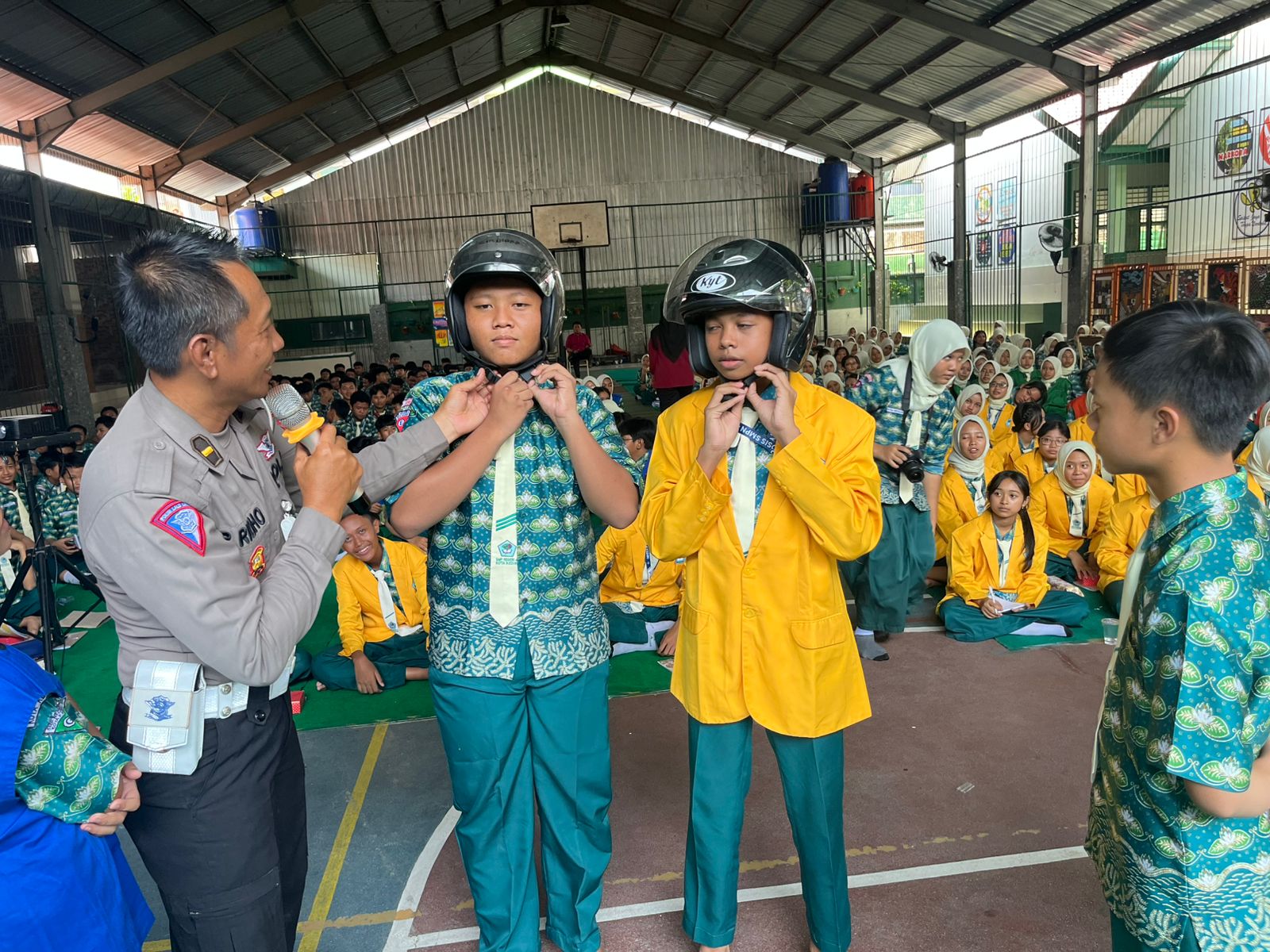Polisi Kota Kediri Ajak Pelajar Tertib Berlalu Lintas Lewat Police Goes to School