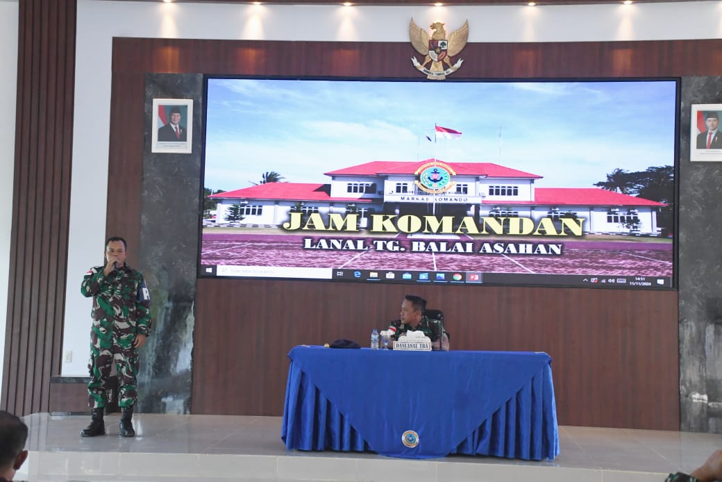 Danlanal TBA Sampaikan Arahan Strategis Melalui Jam Komandan