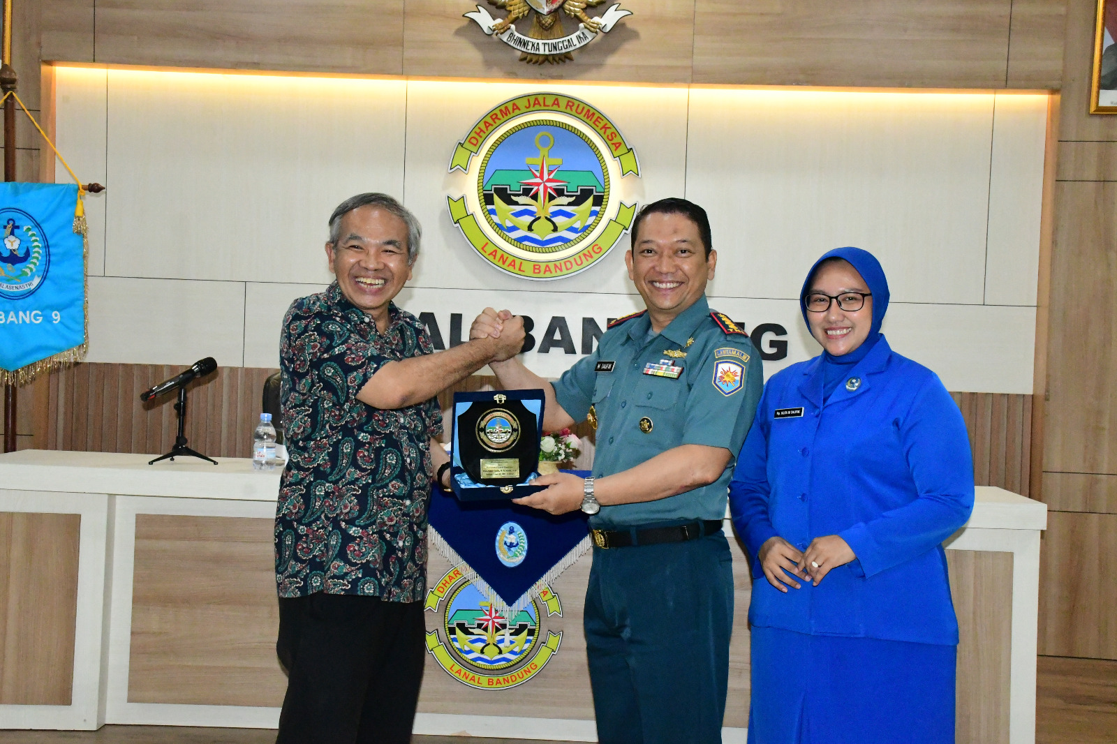 Prajurit dan Keluarga Besar Lanal Bandung Terima Motivasi Dari Pakar Komunikasi dan Motivator Profesional