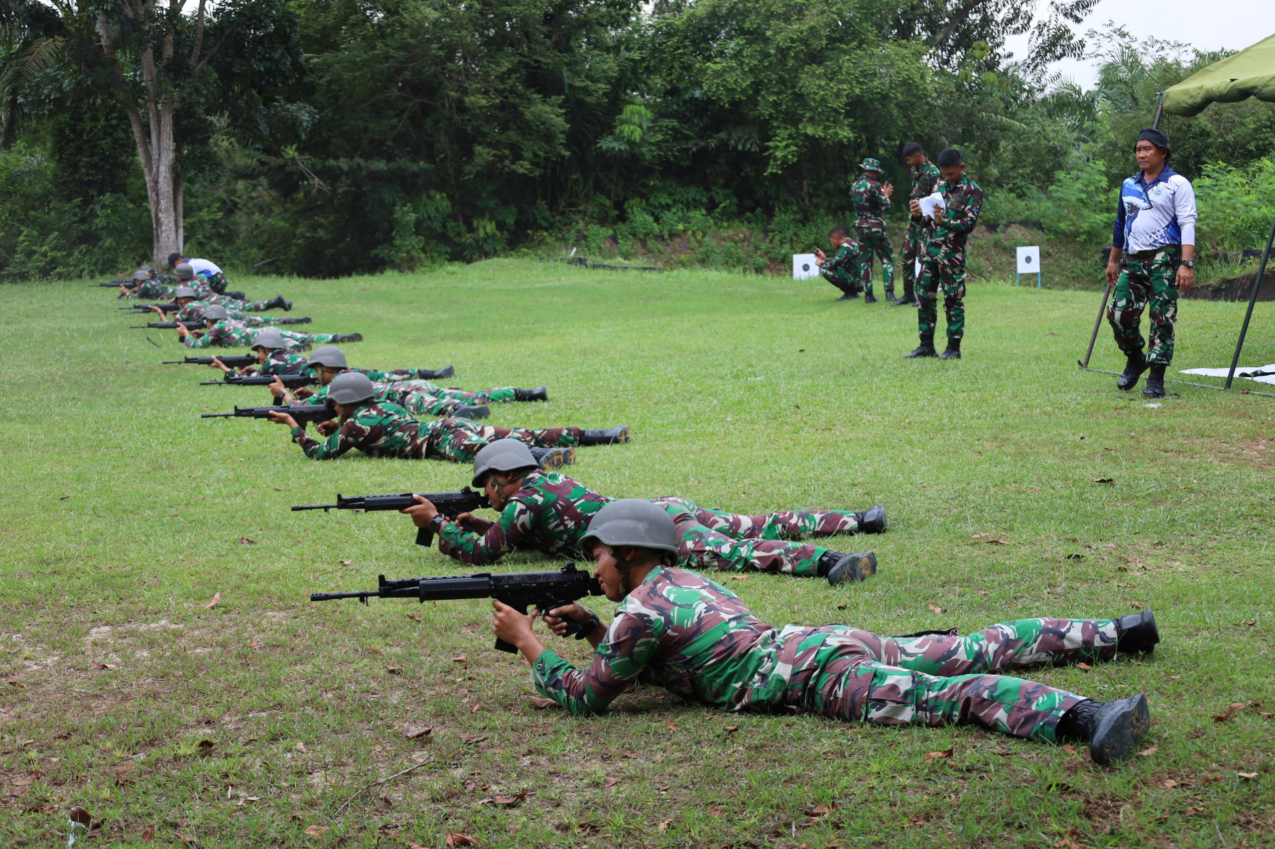 Bentuk Prajurit Yang Terlatih, Lanal Dumai Gelar Latihan Menembak