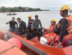 Pangkalan TNI AL Dumai Kerahkan Tim Penyelam Guna Dukung Pencarian Korban Tenggelam di Kuala Sungai Pakning Bengkalis