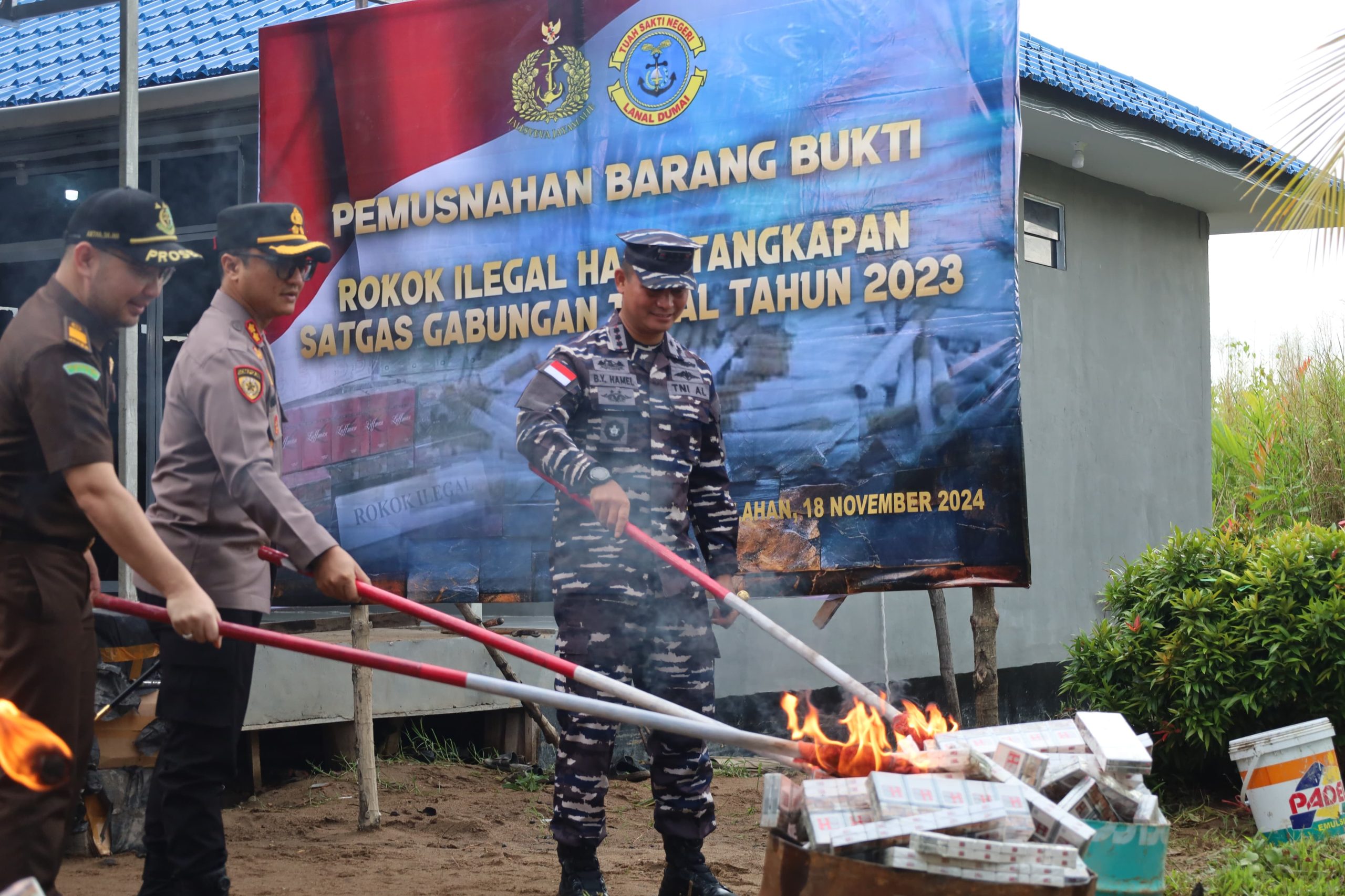 Lanal Dumai Musnahkan 3200 Batang Rokok Tanpa Pita Cukai, 300 Juta Dana Negara Terselamatkan