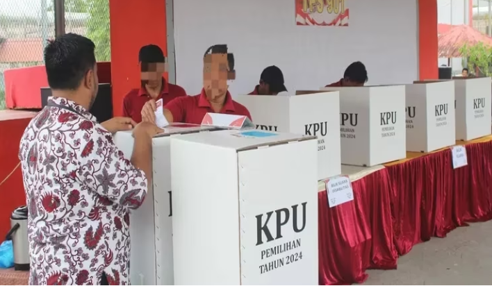 398 Narapidana Lapas Narkotika Tanjungpinang Salurkan Hak Pilihnya Lewat TPS Khusus 901