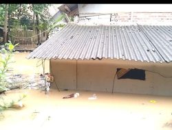Akibat Curahan Hujan Beberapa Rumah Warga Tergenang Air