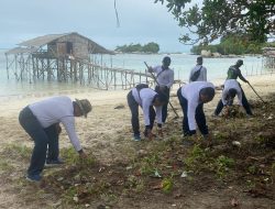 Lanal Bintan Laksanakan Bersih Pantai Dalam Dukung Pelaksanaan Bhakti Sosial