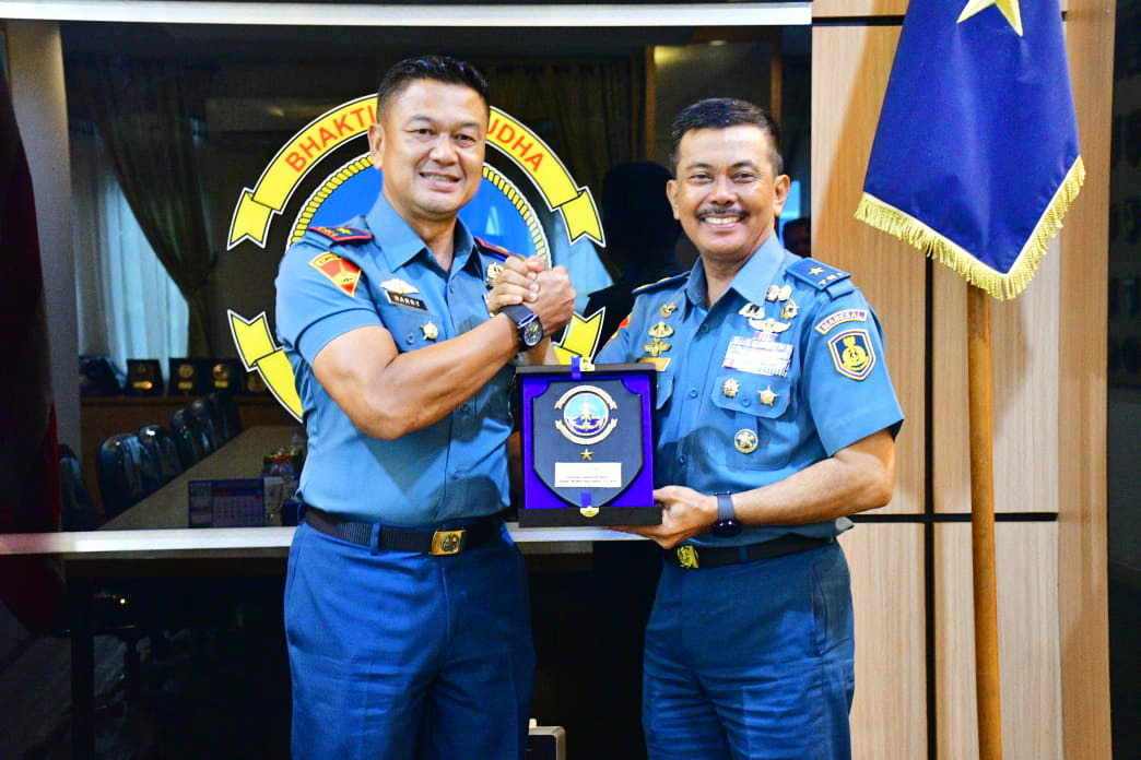 DANLANTAMAL III JAKARTA MENERIMA COURTESY CALL KADISPOTMARAL
