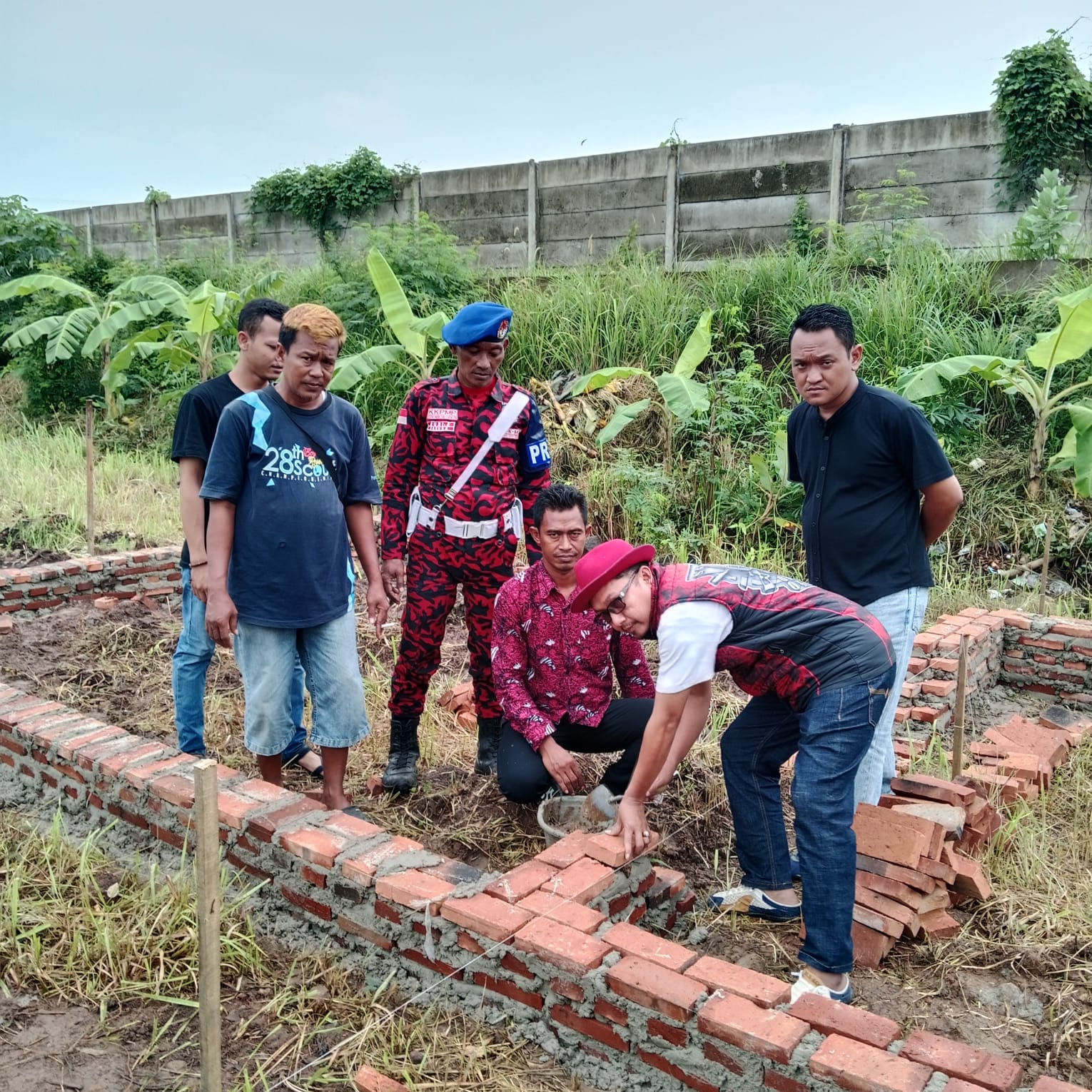 Jeri Ketua Ormas KKPMP Membuka kantor operasional Untuk Pengaduan dan Keluhan Masyarakat