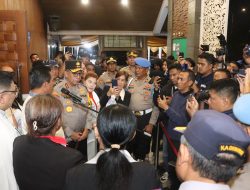 Kapolda Kepri Irjen Pol Drs Yan Fitri Halimansyah Bersama Instansi Forkopimda Provinsi Kepri Laksanakan Giat Peninjauan Kegiatan Ibadah Natal 2024 Kepri Aman dan Kondusif