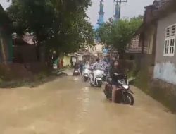 Akibat Drainase Yang Tak Diperbaiki: Lingkungsn Desa Harumsari Terkena Banjir