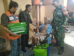 Babinsa Kalijaga Lakukan Pendampingan Kegiatan Bansos kepada Lansia dan Veteran