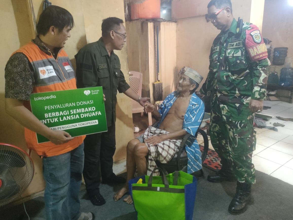 Babinsa Kalijaga Lakukan Pendampingan Kegiatan Bansos kepada Lansia dan Veteran