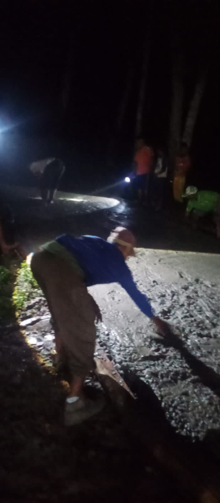 Momen 2025 Kepala Desa Banjarsari Alokasikan Dana DBH Untuk Pengecoran Jalan
