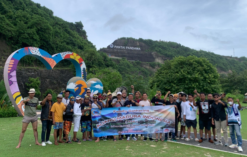 Awal Tahun 2025 AMI Bawa Pengurus Kelilingi Pulau Dewata