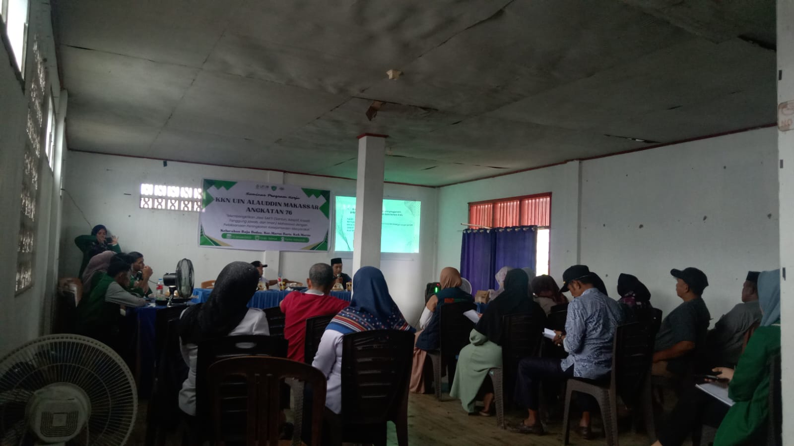 Mahasiswa KKN Angkatan 76 UIN Alauddin Makassar Posko 1 Melaksanakan Kegiatan Seminar Program Kerja di Kantor Kelurahan Baju Bodoa