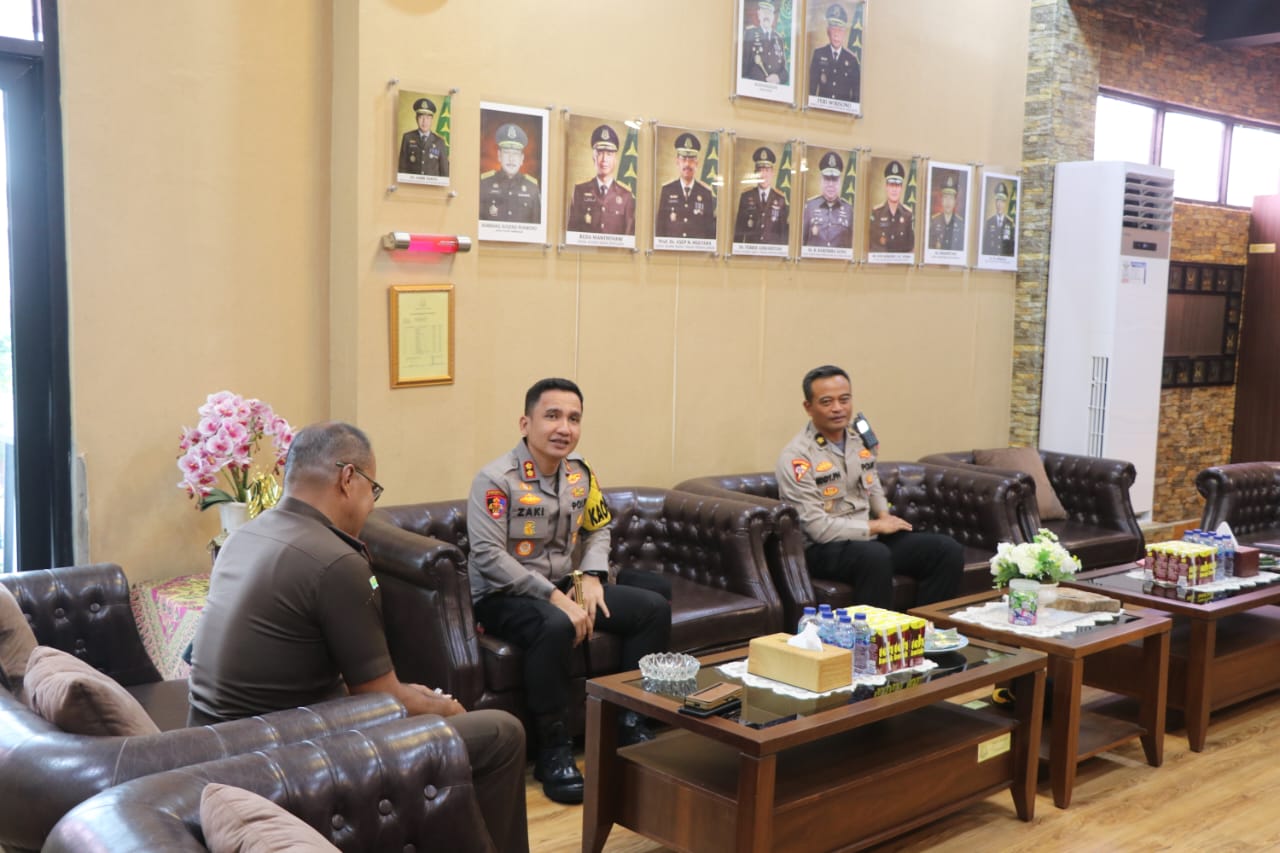 Perkuat Sinergitas, Kapolres Lebak Silaturahmi Dengan Kajari Lebak