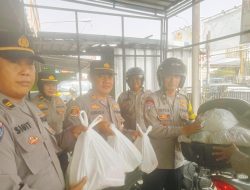 Polsek Kedawung Polres Cirebon Kota Berbagi Keceriaan Kepada Masyarakat Di Desa Binaannya