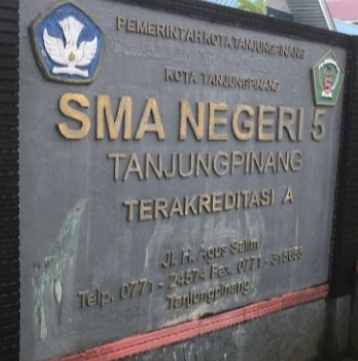 Rehab Gedung Sekolah di SMAN 5 Tanjungpinang Kontraktor CV. Pulau Tenggel Konsultan Pengawas CV. Trimetrikarya Konsultan Sesuai Dengan Kerangka Acuan Kerja Serta Berpedoman pada Spesifikasi Teknik yang Berlaku Sehingga Diperoleh Hasil Pekerjaan Sudah Tuntas 100 Persen