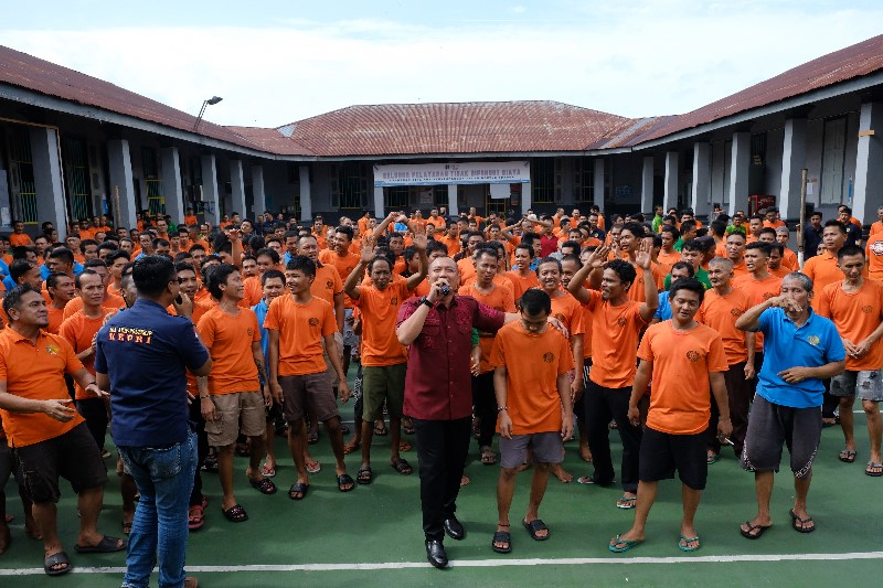 RUTAN KELAS I TANJUNGPINANG GELAR ACARA DANGDUTAN, HIBURAN REKREASIONAL BAGI WARGA BINAAN