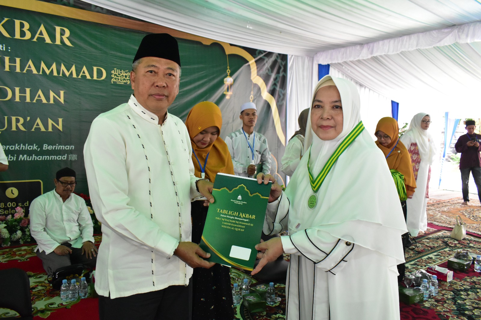 TP PKK OKI KetuaHadiri Tabligh Akbar dan Wisuda Alqur’an Jelang Ramadhan