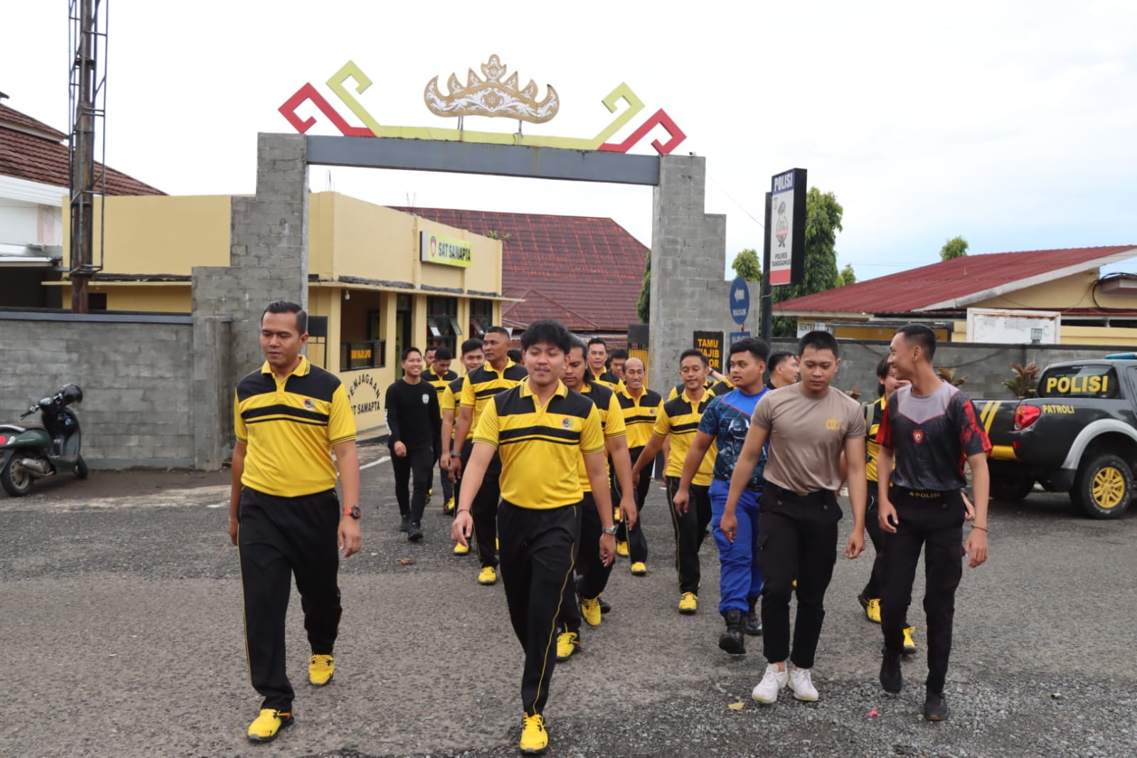 Keseruan Akhir Pekan, Polres Tanggamus Gelar Olahraga Bersama