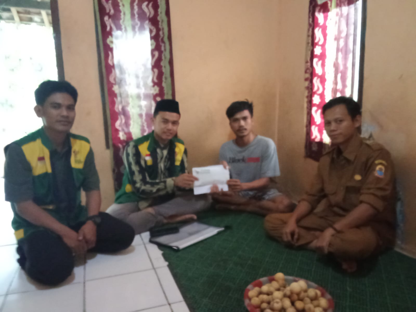 Pikri Romadon Terima Bantuan dari Baznas kabupaten Lebak