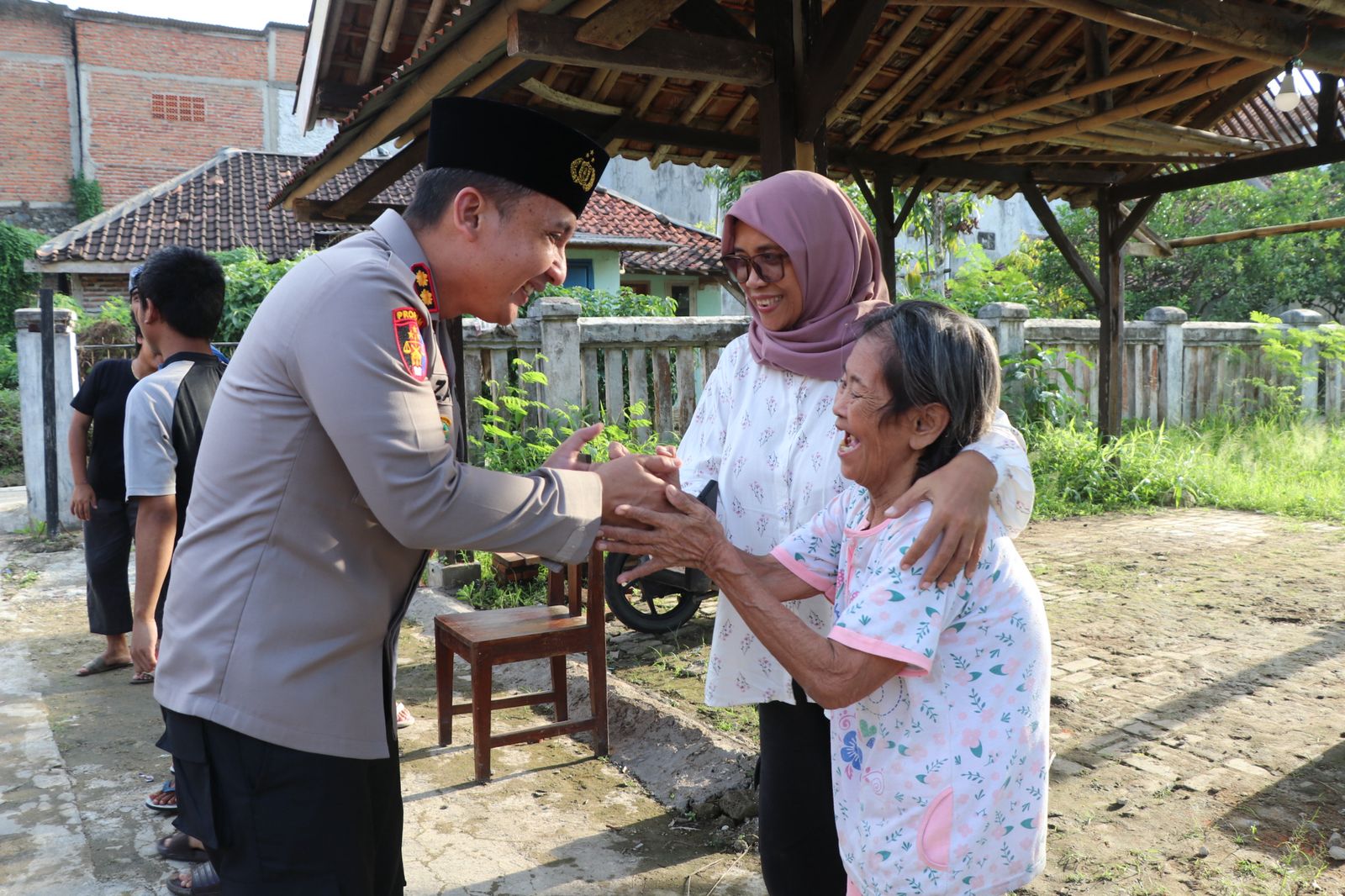 Kapolres Lebak Laksanakan Bakti Sosial di Yayasan Hj. Yunaniah Human Car Papanggo