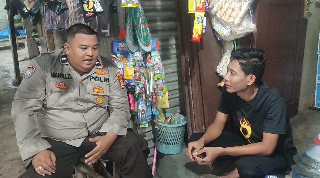 Bhabinkamtibmas Polsek Rangkasbitung Polres Lebak Sambangi Warga Cileweung