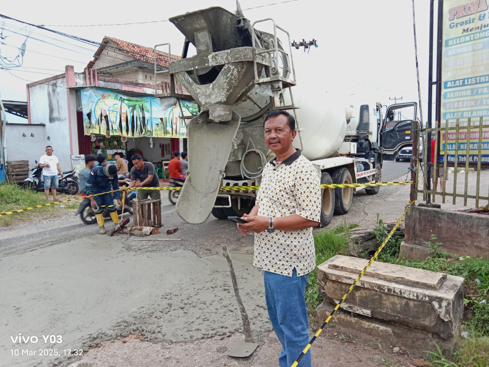 Pengecoran Jalan Rusak di Tanggamus, Warga Apresiasi Tindakan Agus Cik