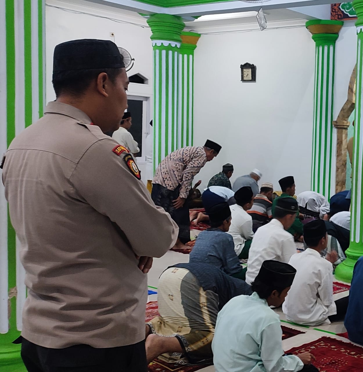 Intens Anggota Polsek Rangkasbitung Polres Lebak Giat Sholat Taraweh Keliling