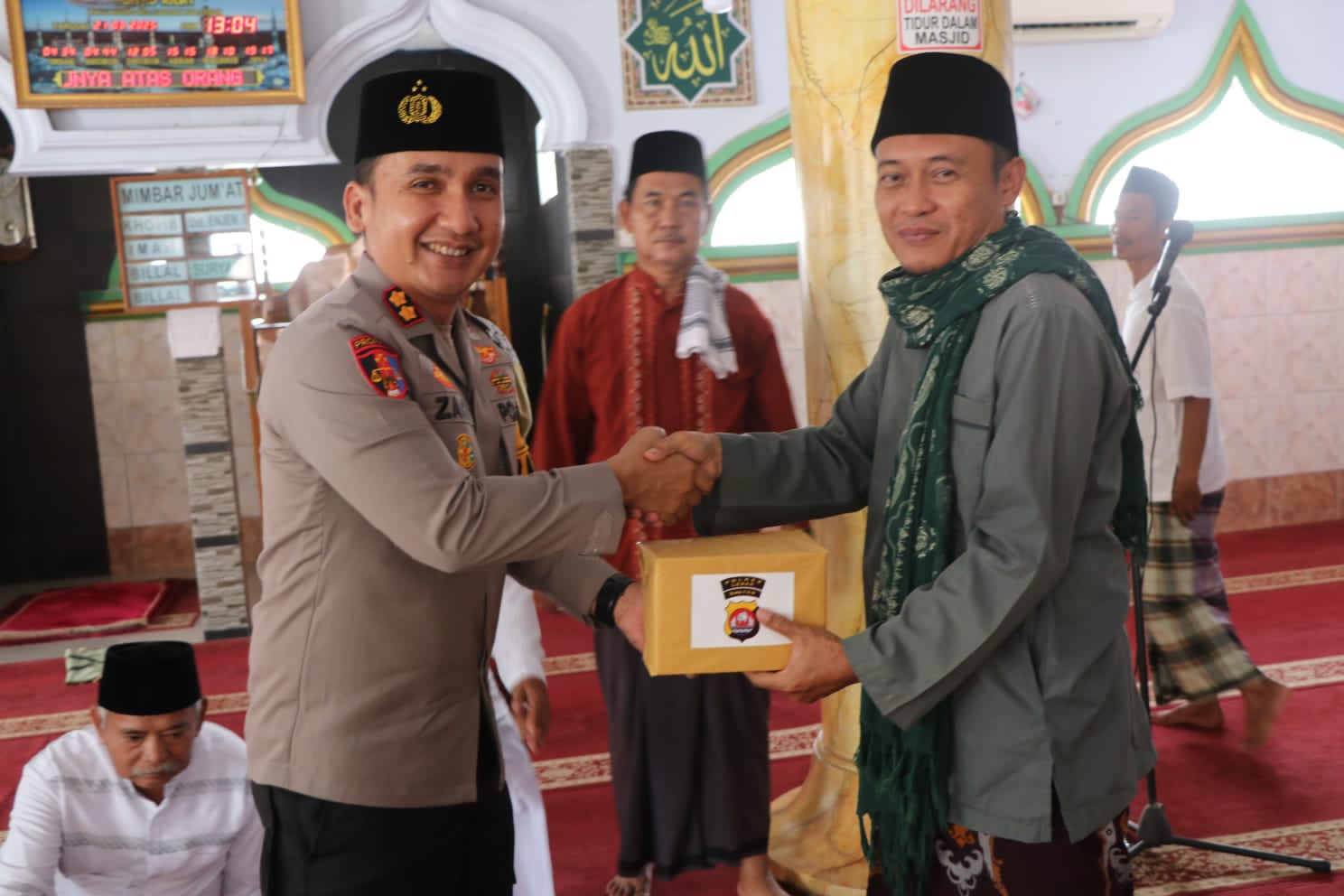 Ajak Masyarakat Jaga Kondusifitas, Giat Jumling Kapolres Lebak di Masjid Kilat Desa Kaduagung Timur