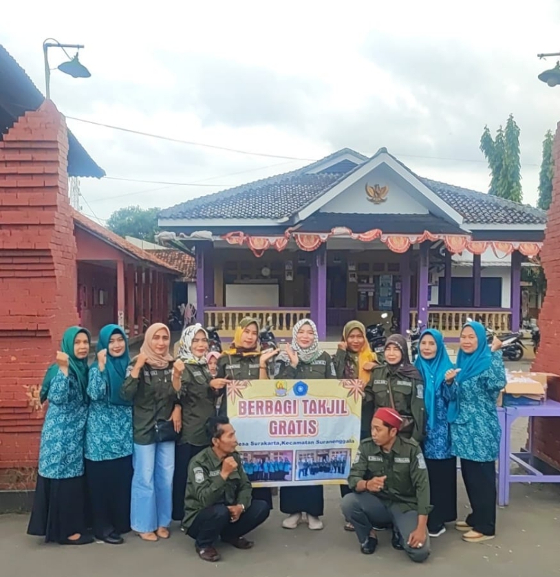 Pemdes Surakarta Bagikan 700 Takjil Gratis untuk Warga Dan Pengguna Jalan