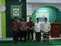Bersama Masyarakat, Kapolsek Cimarga Polres Lebak dan Anggota Laksanakan Shalat Taraweh Keliling
